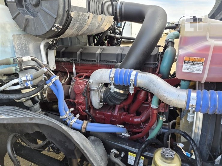 2024-mack-anthem-64t-image-27