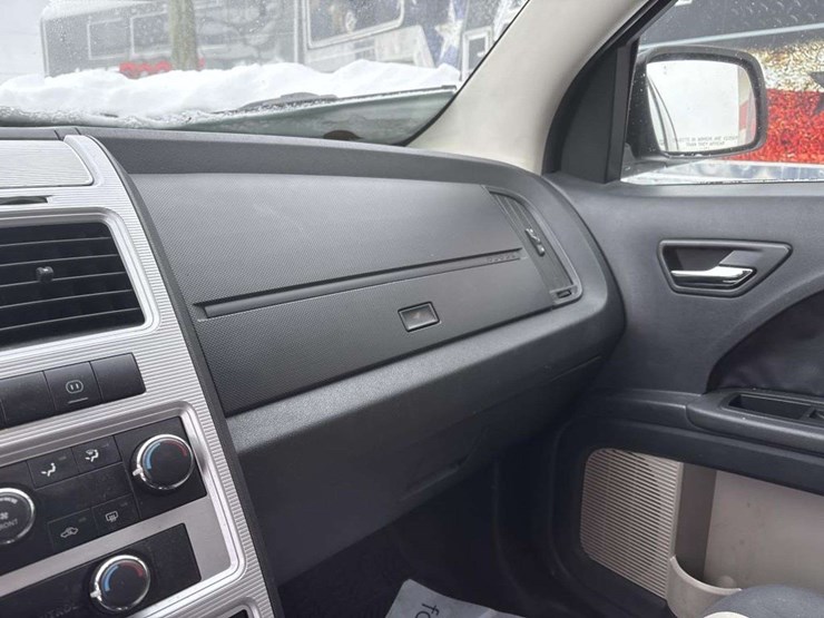 2009-dodge-journey-sxt-image-21