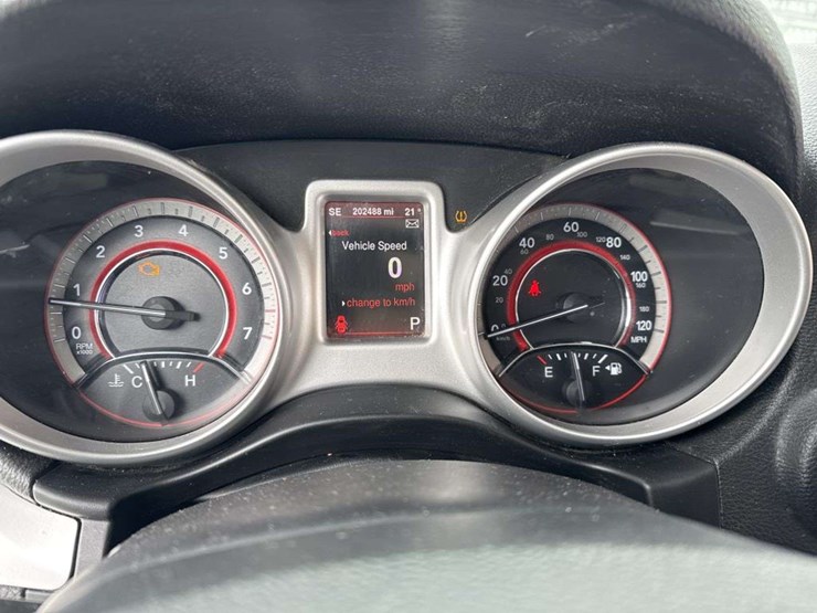 2011-dodge-journey-image-11