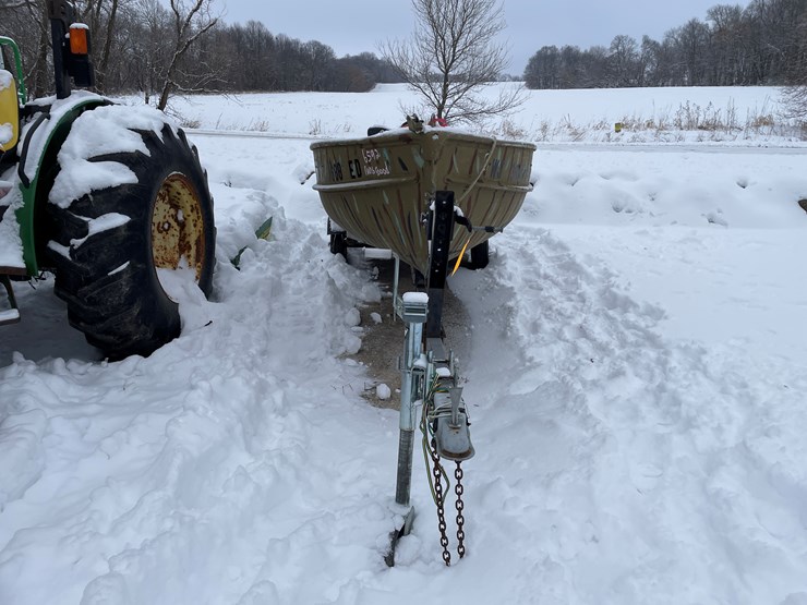 #7485-•-alumacraft-fdl-aluminum-fishing-boat-(no-title)-image-2
