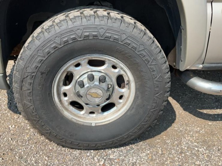 2005-chevrolet-silverado-2500hd-image-15