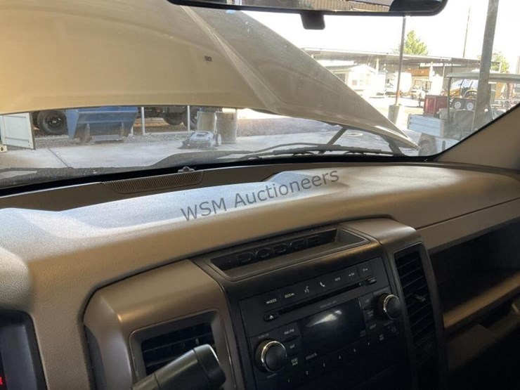 2011-dodge-1500-image-18