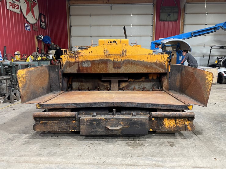 #7469-•-2002-l700-st-leeboy-asphalt-paver-image-2