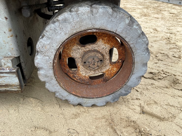 #300-•-1996-mec-scissor-lift-image-31