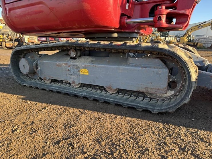 takeuchi-tb230-image-24