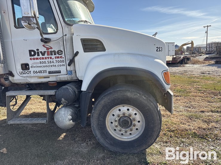 2003-mack-cv500-granite-tri/a-concrete-transit-mixer-truck-w/bridgemaster-booster-image-13