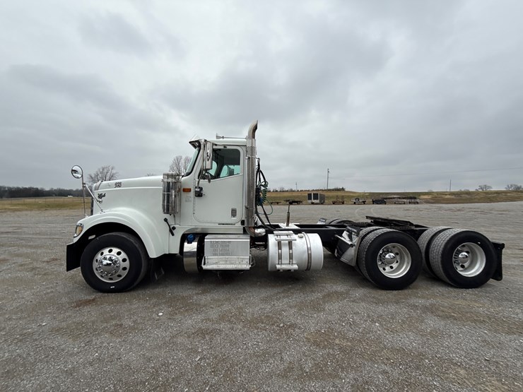 2016-international-9900i-image-8