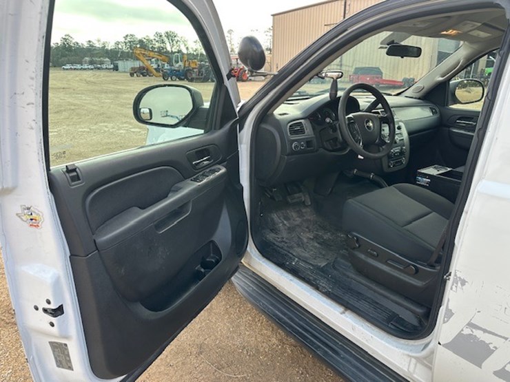 chevrolet-tahoe-image-30