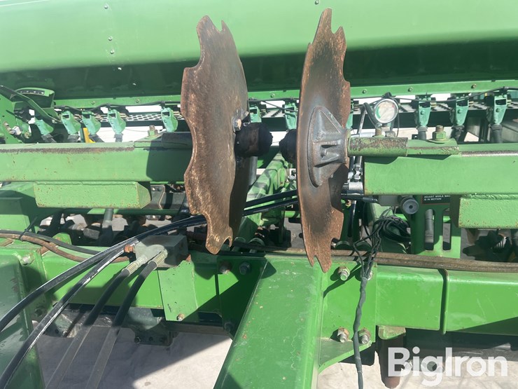 john-deere-750-image-11