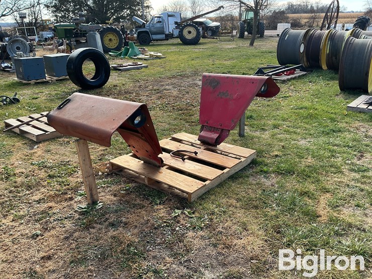 international-806-image-1