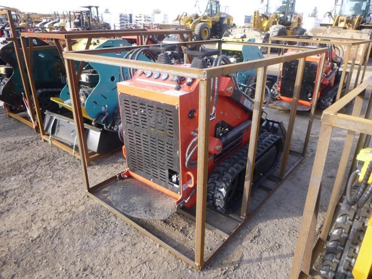 2025-agt-lrt23-skid-steer-track-loader-image-3