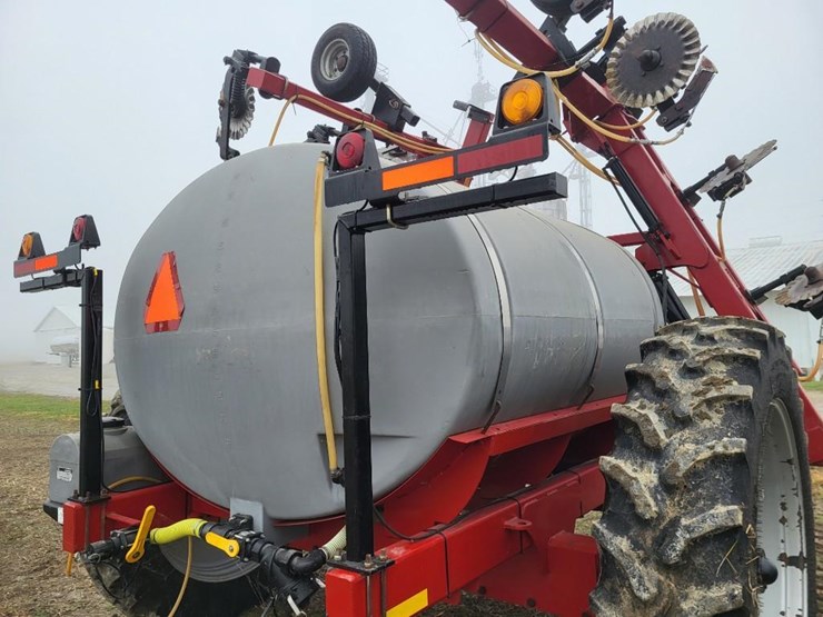 case-ih-2800-image-22