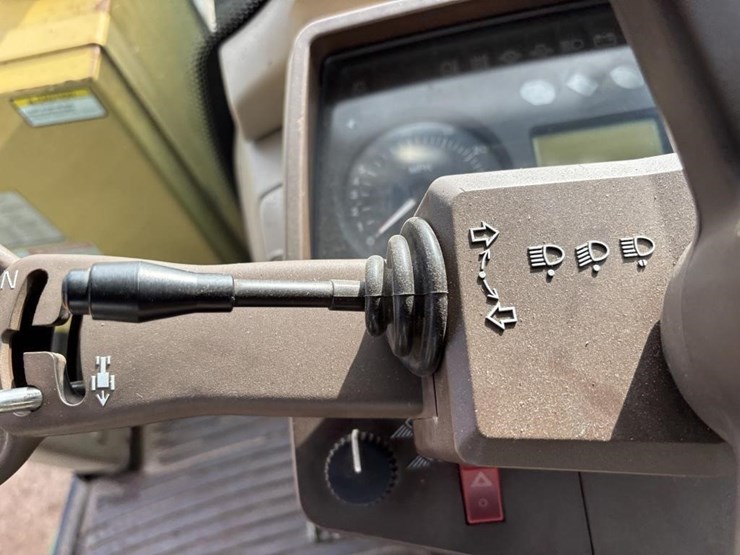 john-deere-7220-image-32