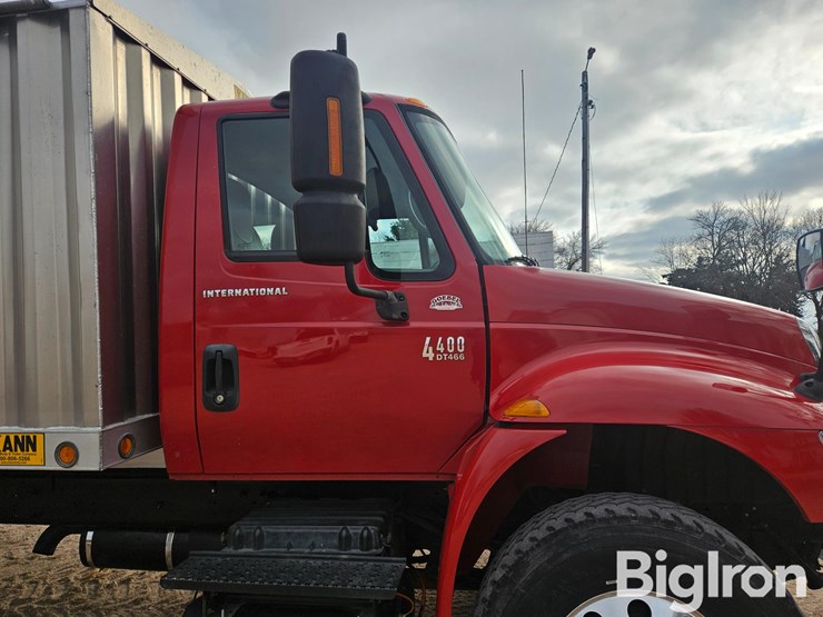 2005-international-durastar-4400-image-17