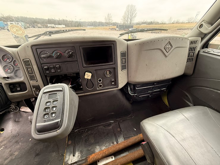 international-durastar-4300-image-32