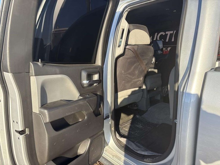 2017-chevrolet-1500-image-13