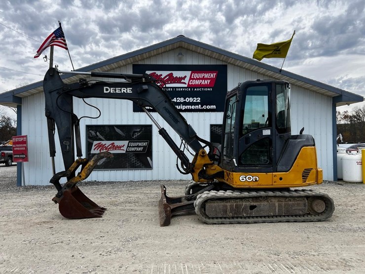 2010-john-deere-60d-image-1