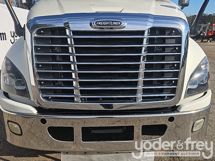 2018-freightliner-cascadia-image-17