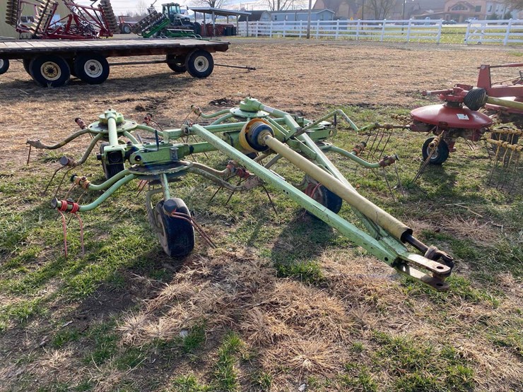 claas-volto-540-image-2