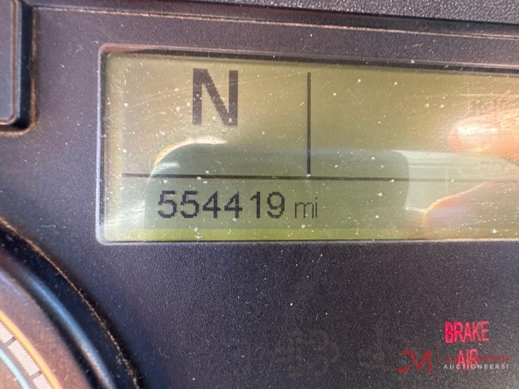 2014-freightliner-cascadia-evolution-day-cab-truck-tractor-image-23