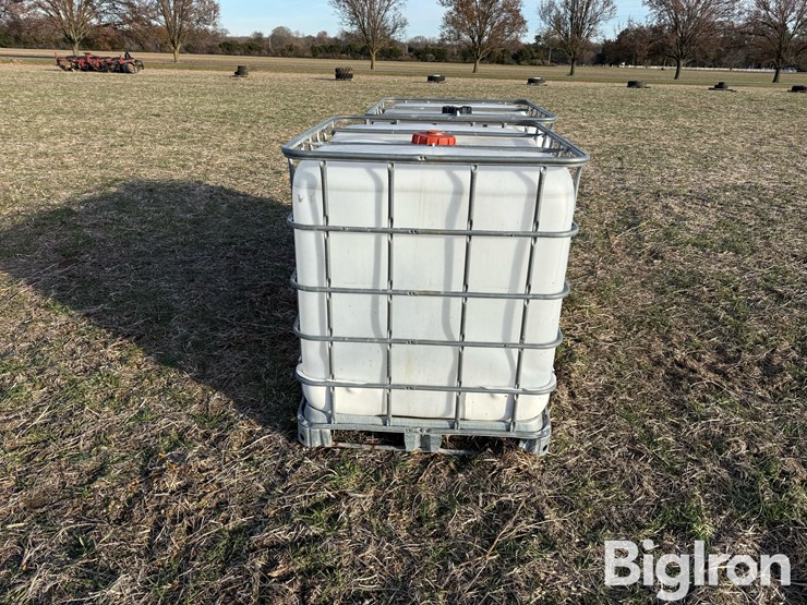 poly-265-gal-containers-image-6