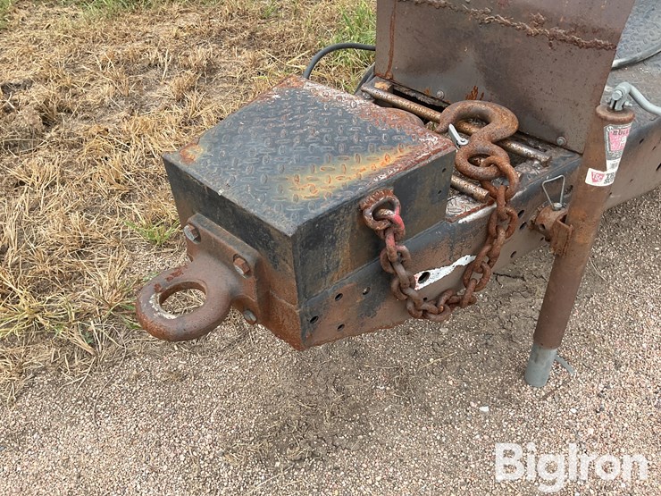 neville-trailer-image-9