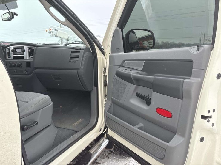 2007-dodge-1500-image-19