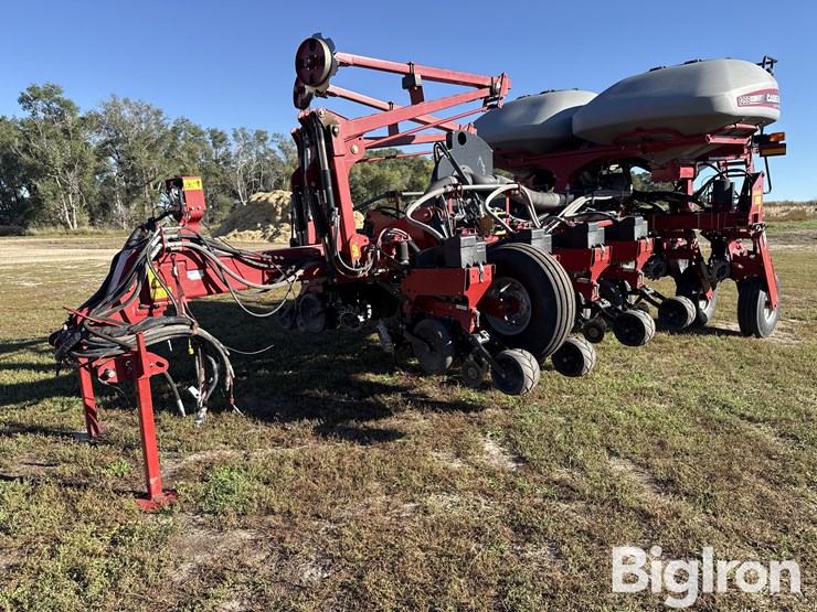 2016-case-ih-2016-image-1