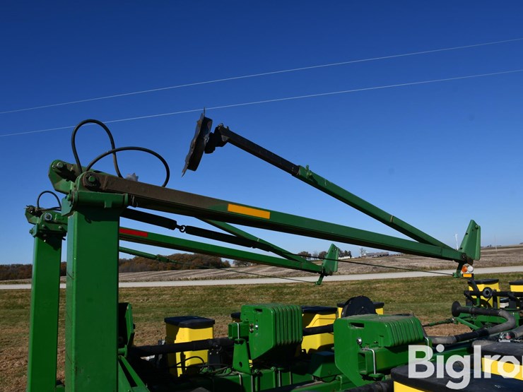 john-deere-7200-image-12