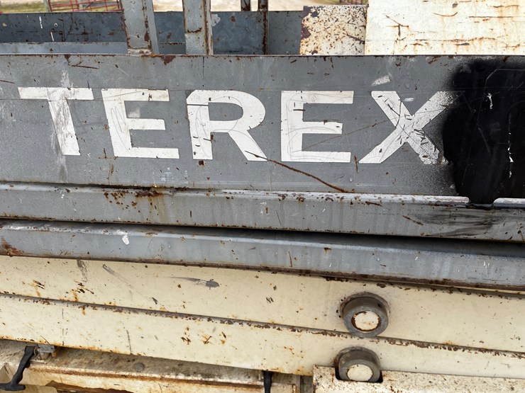 #301-•-terex-scissor-lift-image-9