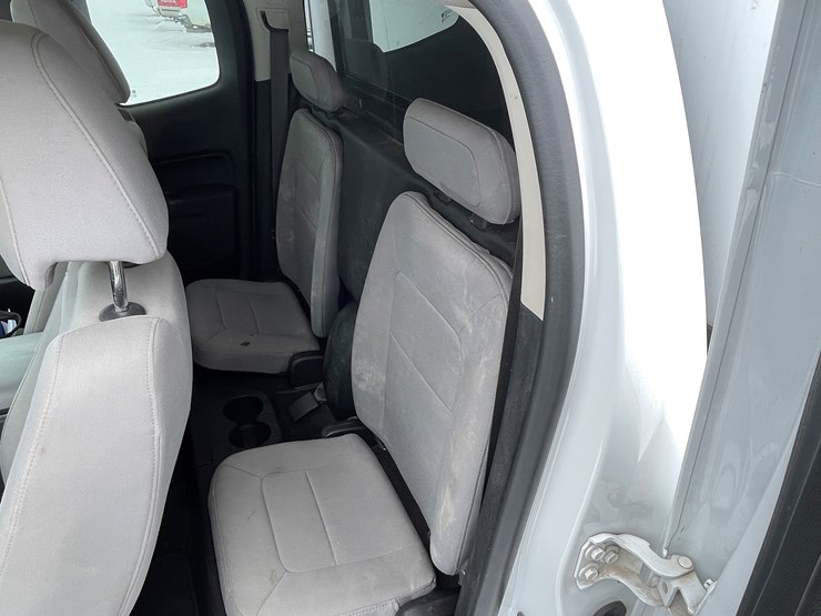 #1167-•-2016-chevrolet-colorado-pickup-truck-(has-wi-title)-image-34