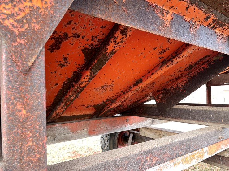 #206-•-kory-gravity-box-on-running-gear-(boyceville,-wi)-image-18