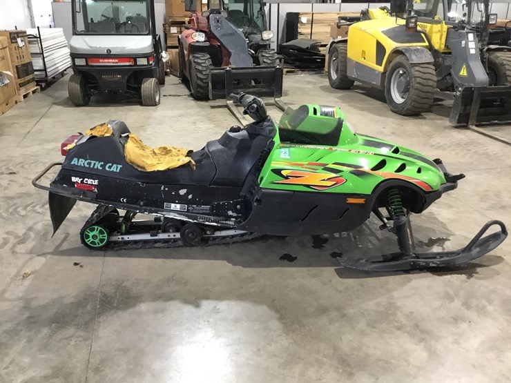 #2352-•-artic-cat-370-snowmobile*-image-5