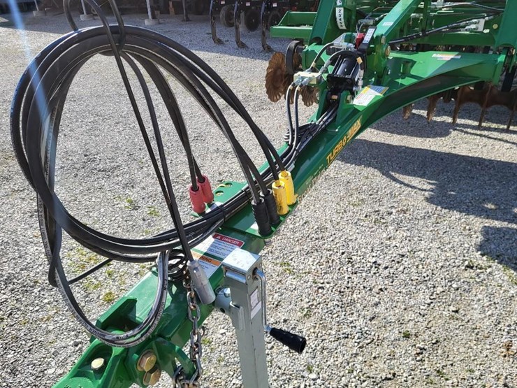 2022-great-plains-1000tm-image-9