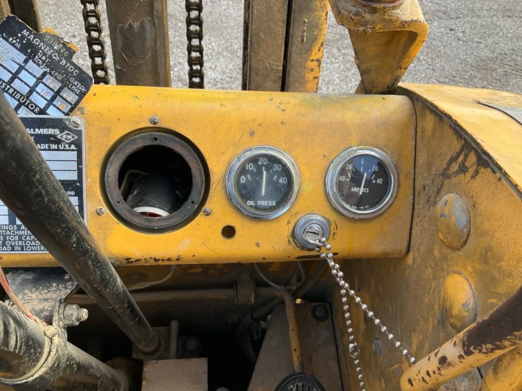 #1351-•-allis-chalmers-forklift-image-35