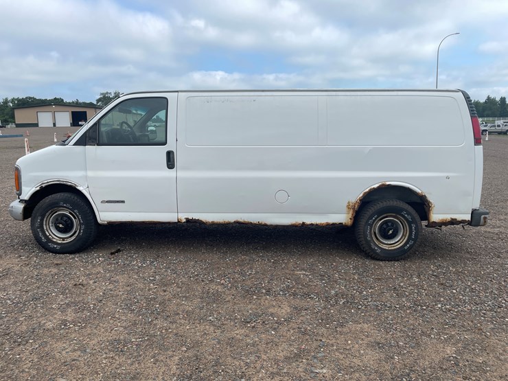 chevrolet-3500-image-2