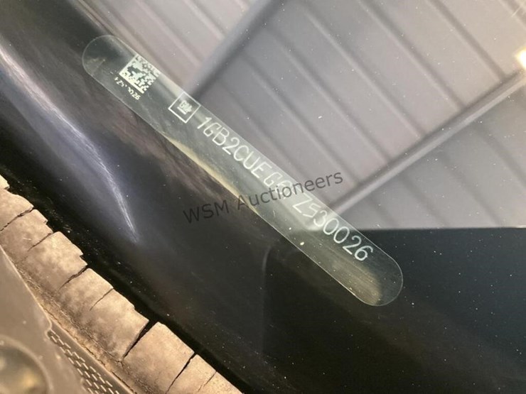 2015-chevrolet-silverado-2500-image-16