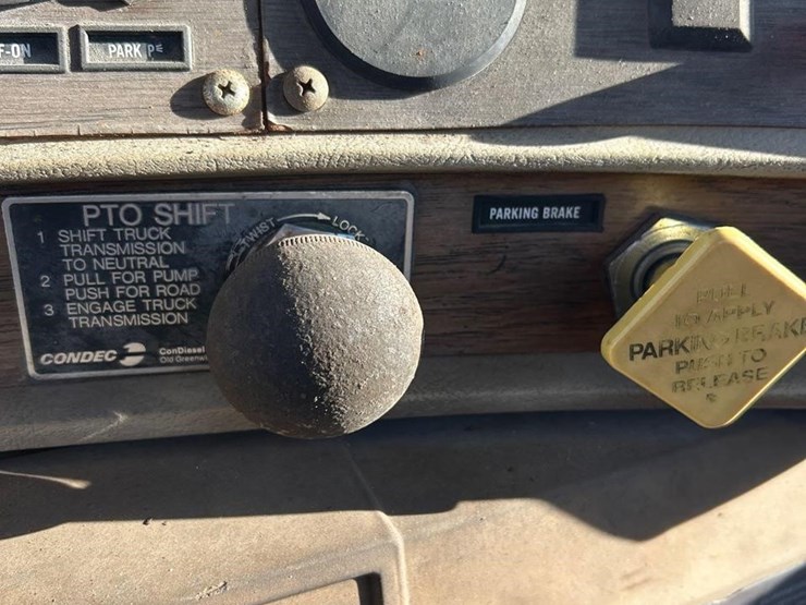 1981-caterpillar-3208-image-59