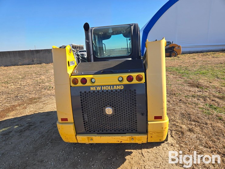 new-holland-c227-image-6