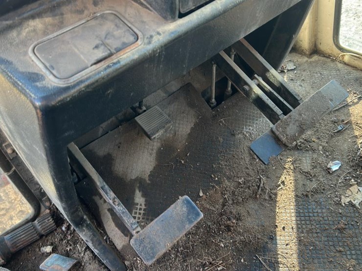 j-i-case-2590-image-32