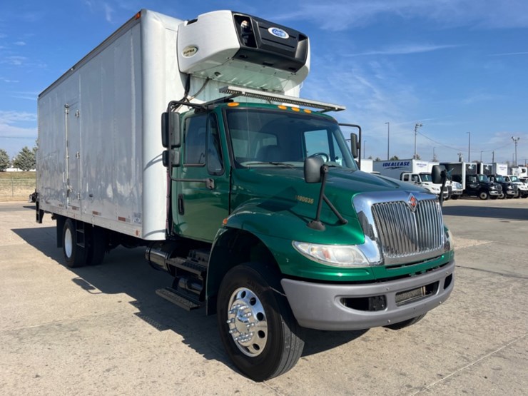 2019-international-durastar-4300-image-3