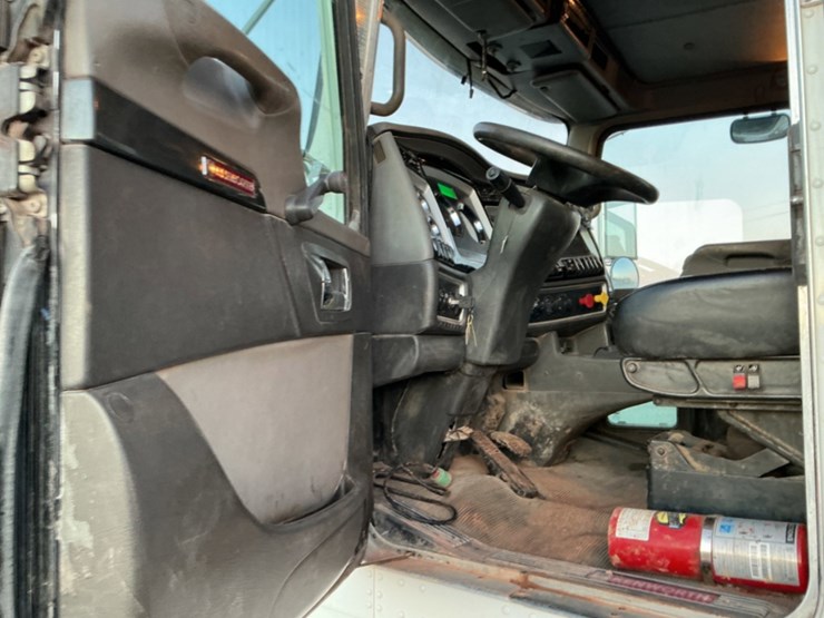 2019-kenworth-t800-image-15