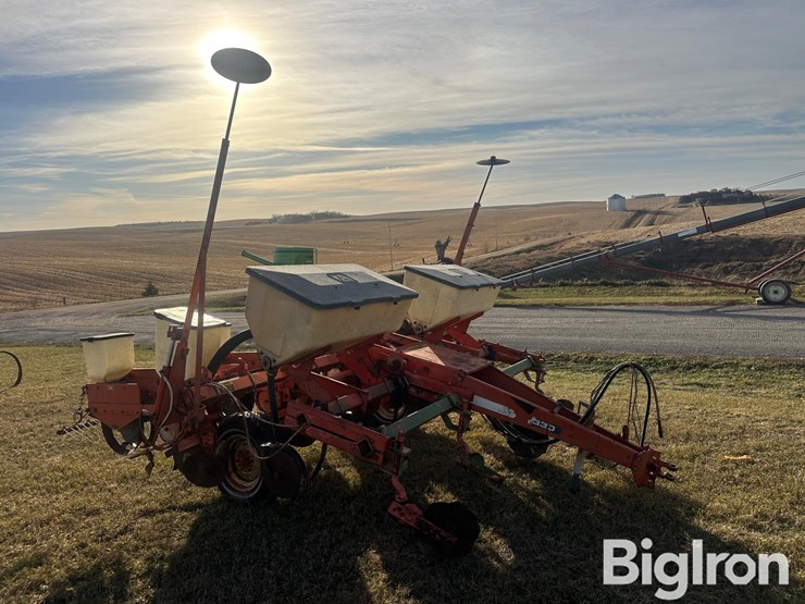 allis-chalmers-330-image-3