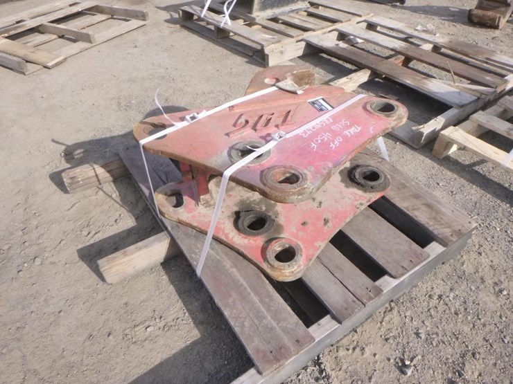 caterpillar-450f-image-1