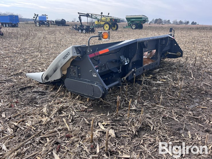 2010-gleaner-gl3000-6-6r30”-corn-head-image-7