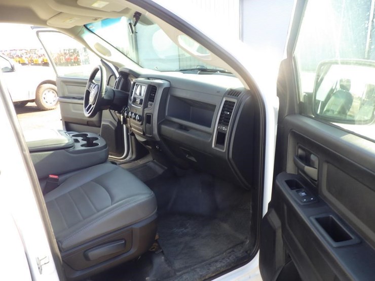 2016-dodge-1500-image-6