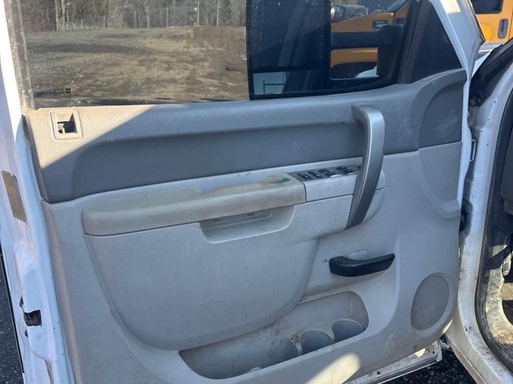 chevrolet-3500hd-image-15