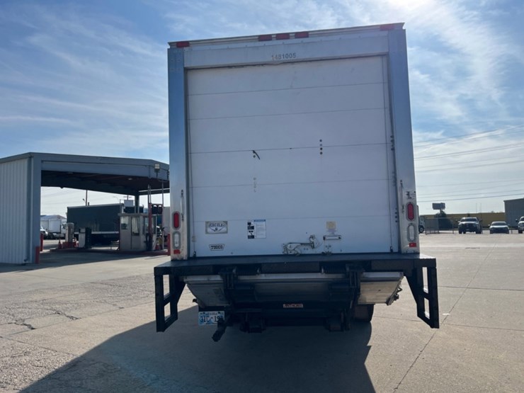 2018-international-durastar-4300-image-6