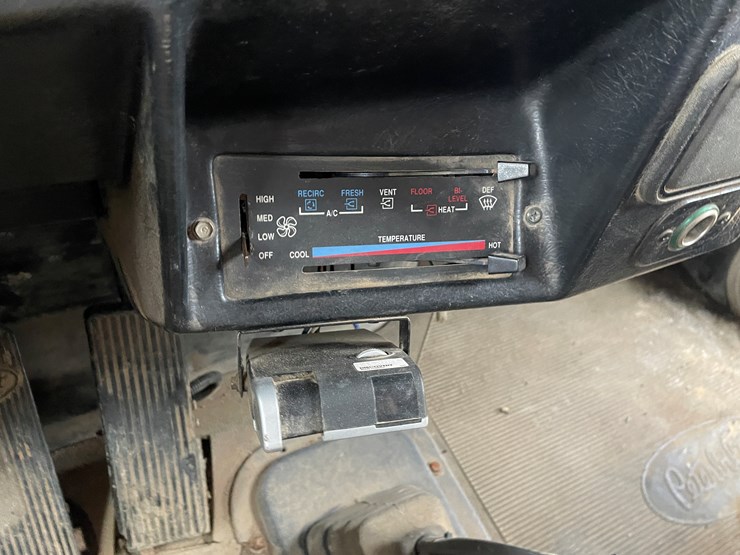 peterbilt-357-image-75