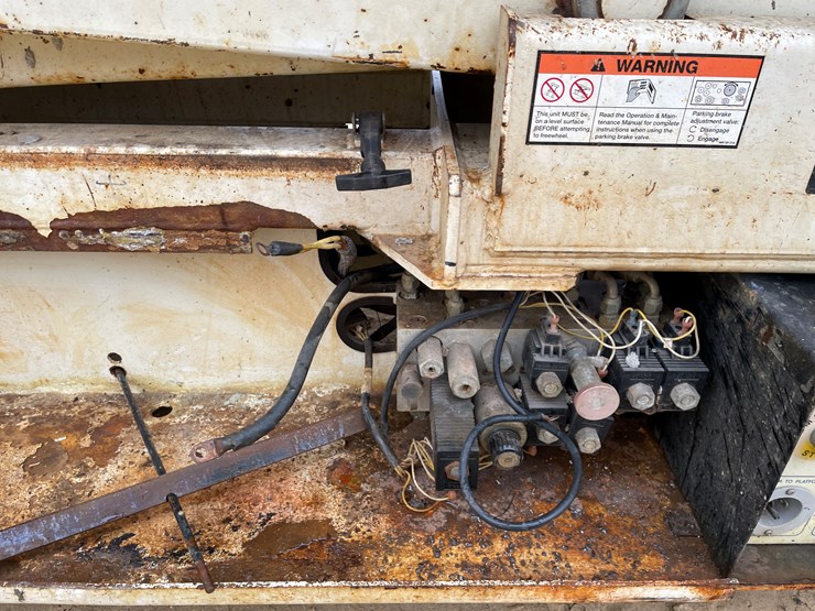 #301-•-terex-scissor-lift-image-15